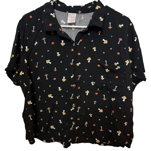 No Boundaries Tops - Black Mushroom button down short sleeve shirt women’s juniors XXL / 19